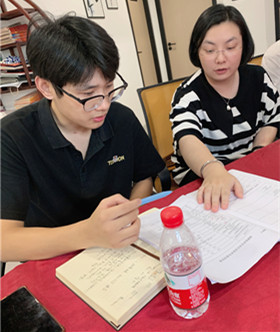美兰区科工信局实地走访，为美多蓝服饰的发展注入新活力